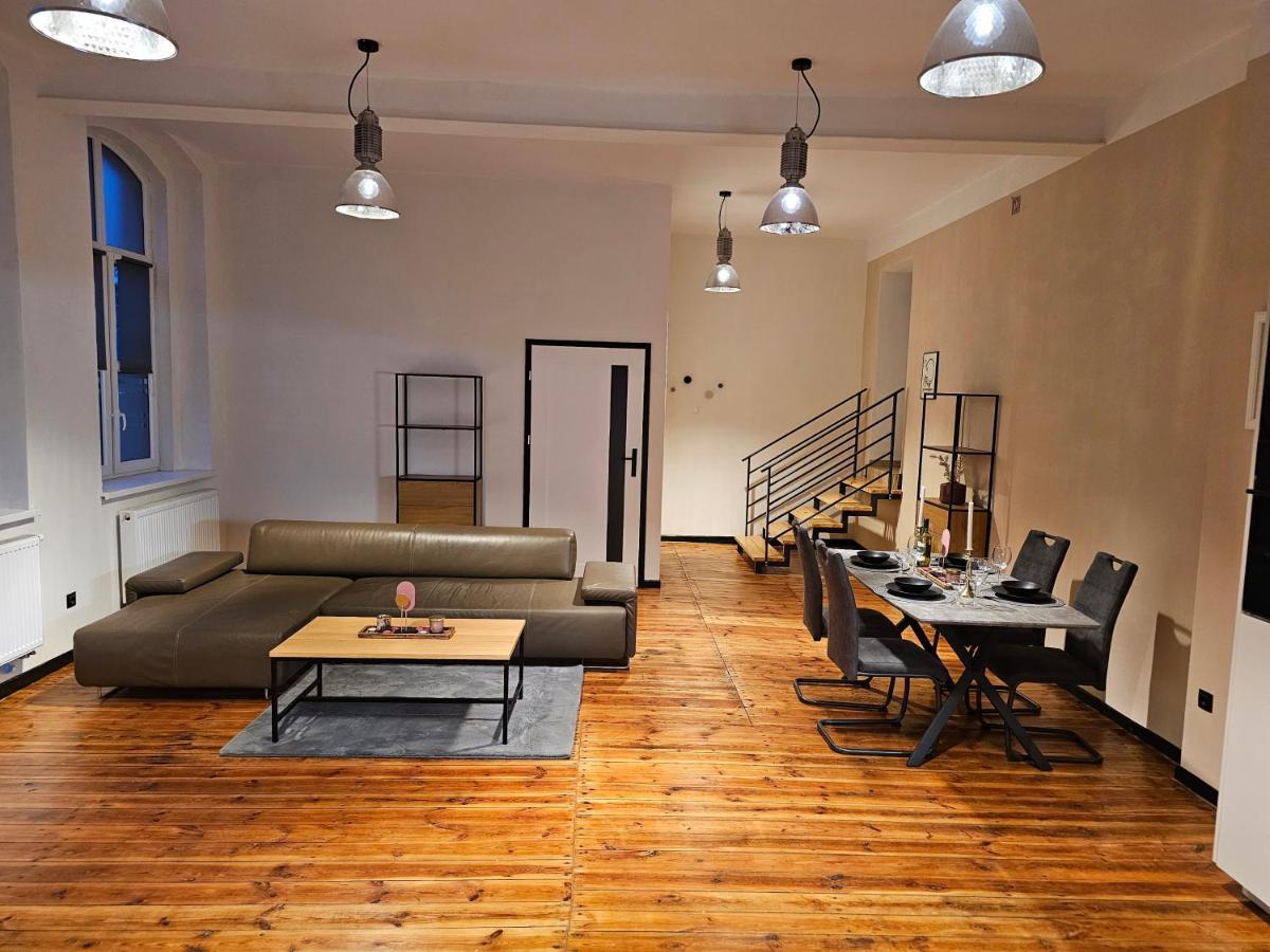Alte Schule Apartment Zarska Ngoại thất bức ảnh
