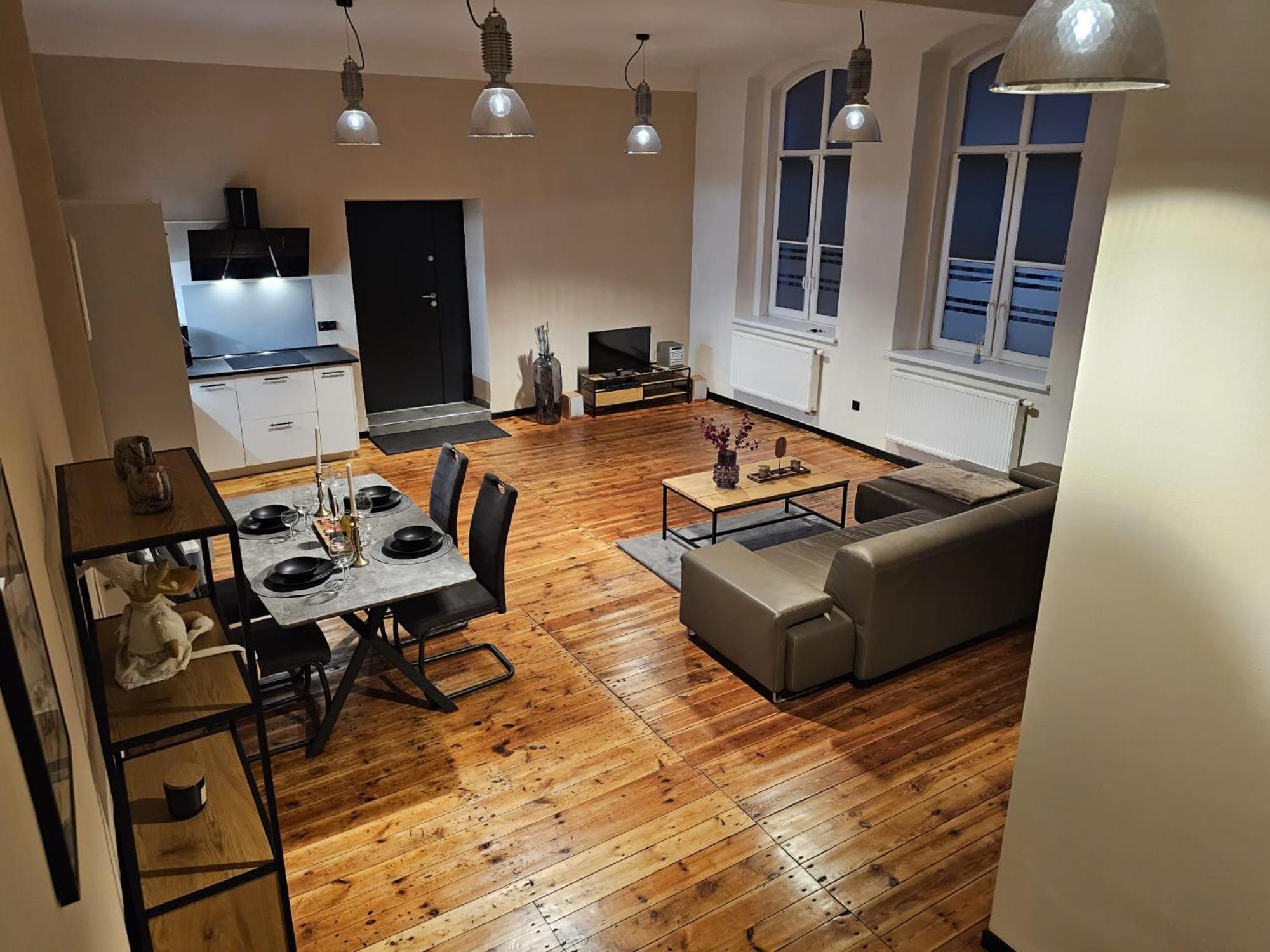 Alte Schule Apartment Zarska Ngoại thất bức ảnh